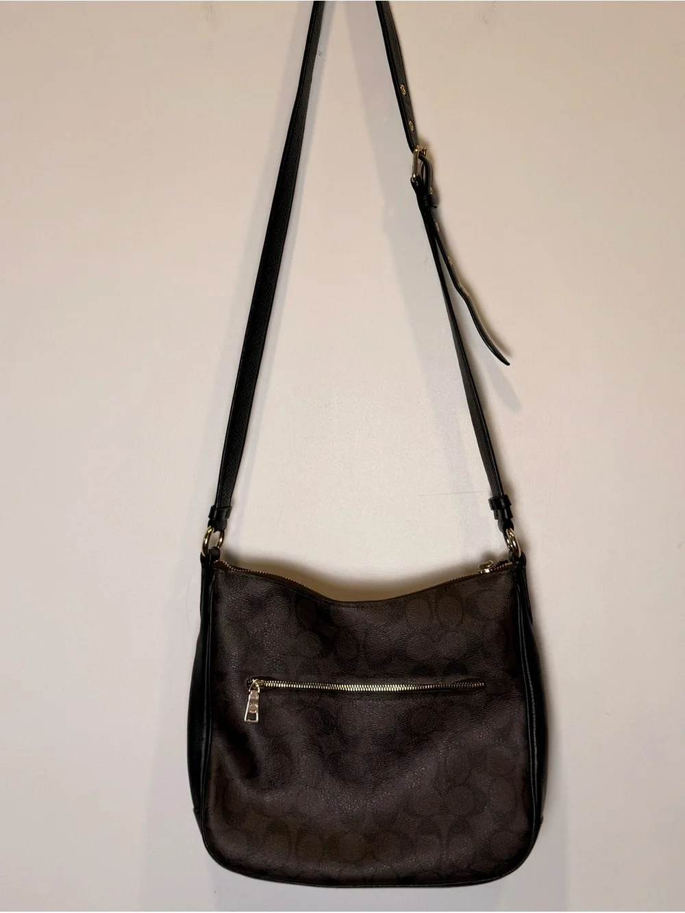 Coach Signature Brown Black Medium Zip Top Crossbody Bag Gold Hardware